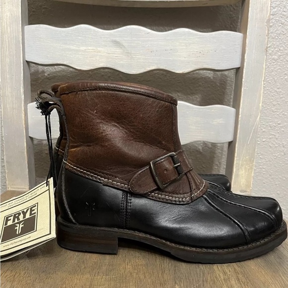 Frye VERONICA Brown Duck Engineer Winter Boots (fit more like a 6!) - Picture 3 of 5